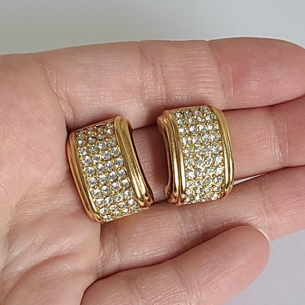 Vintage Christian Dior Designer Luxury Crystal Chunky Gold Clip On Stud Earrings - Picture 9 of 10